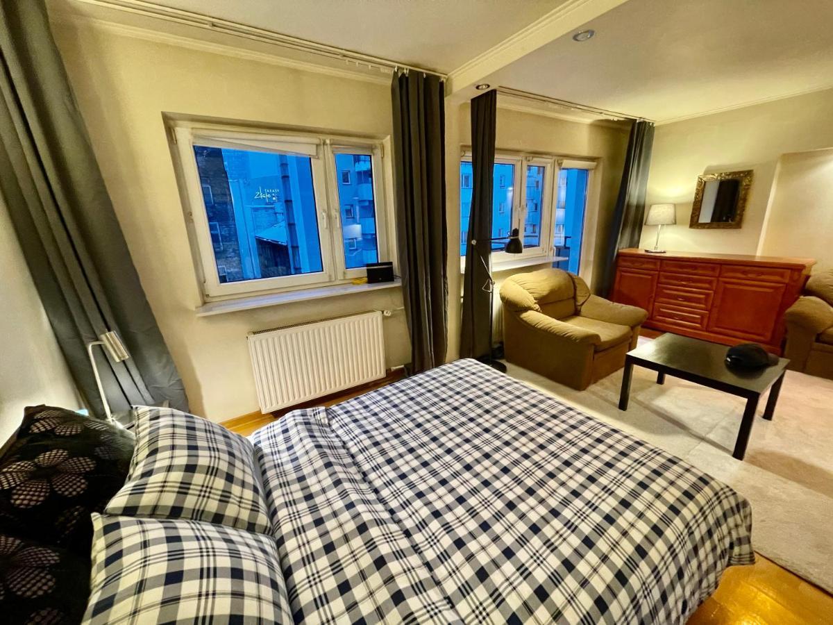 Butas Smyr Warsaw