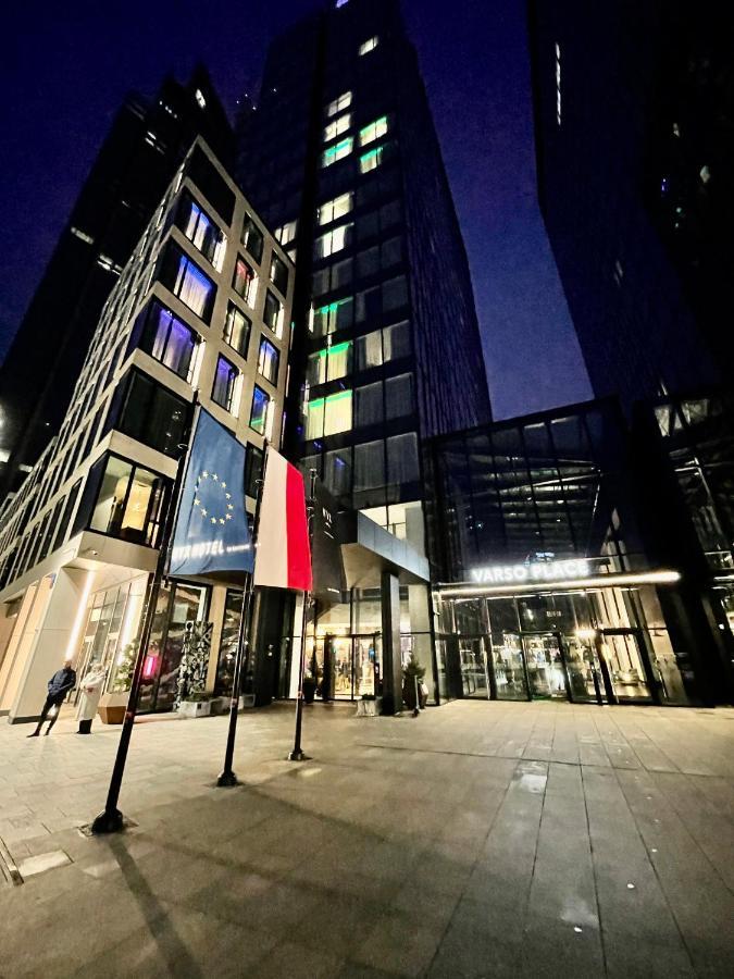 Smyr Butas Warsaw